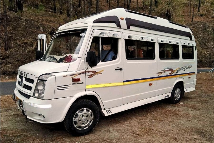 Pune to Nashik Tempo Traveller